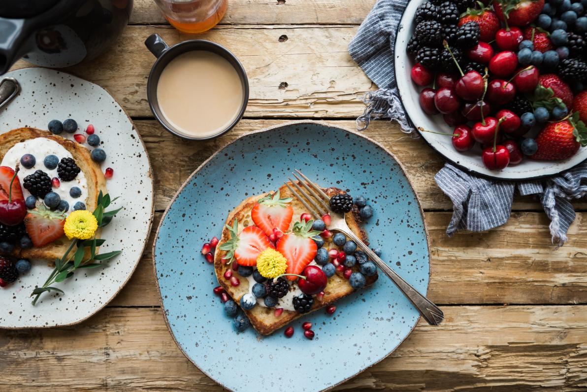 breakfast table 1